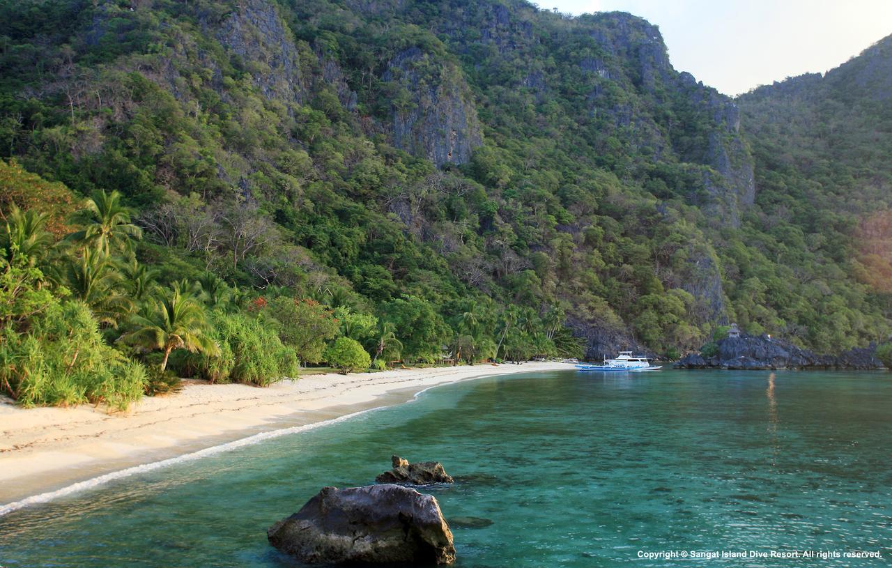 Sangat Island Dive Resort Coron Esterno foto