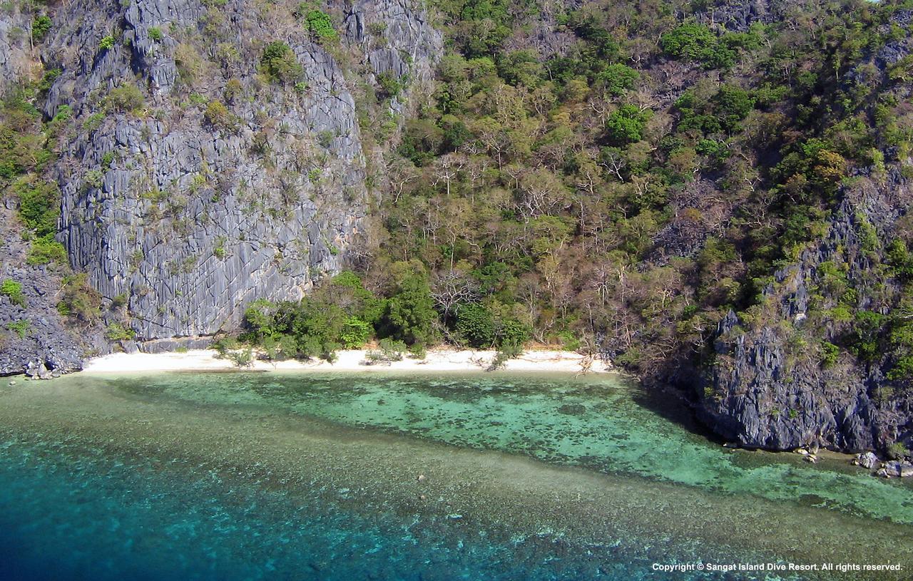 Sangat Island Dive Resort Coron Esterno foto