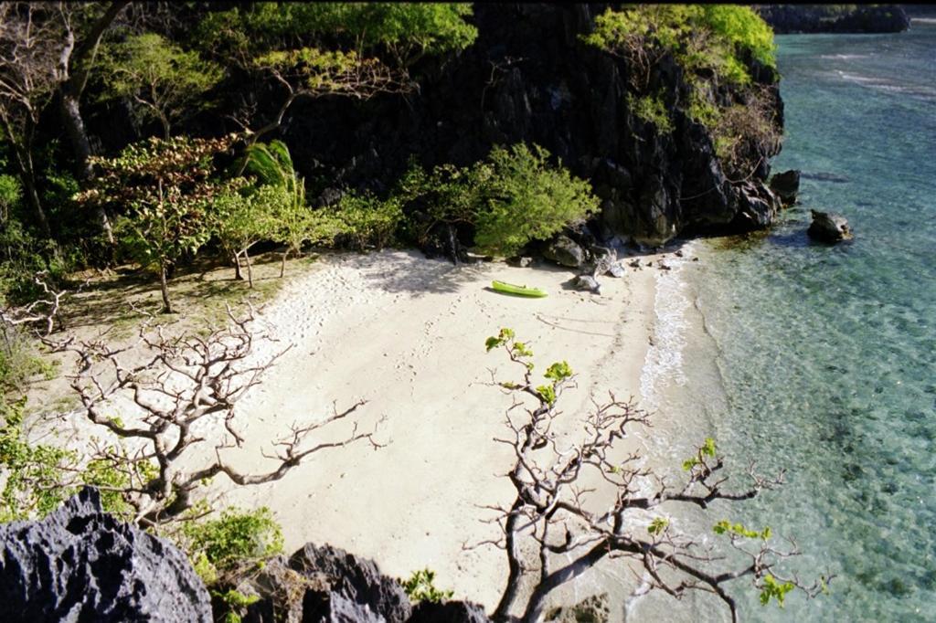 Sangat Island Dive Resort Coron Esterno foto